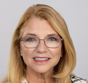 Monica 2022 headshot